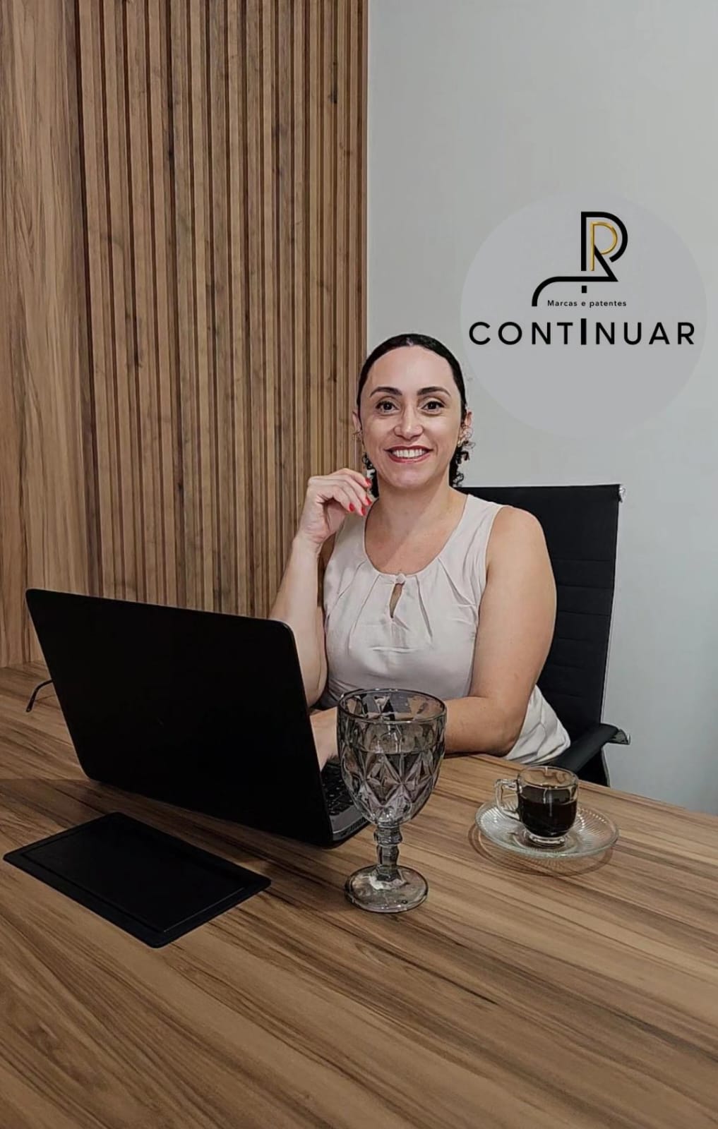 Jaqueline Sousa em atendimento na Continuar