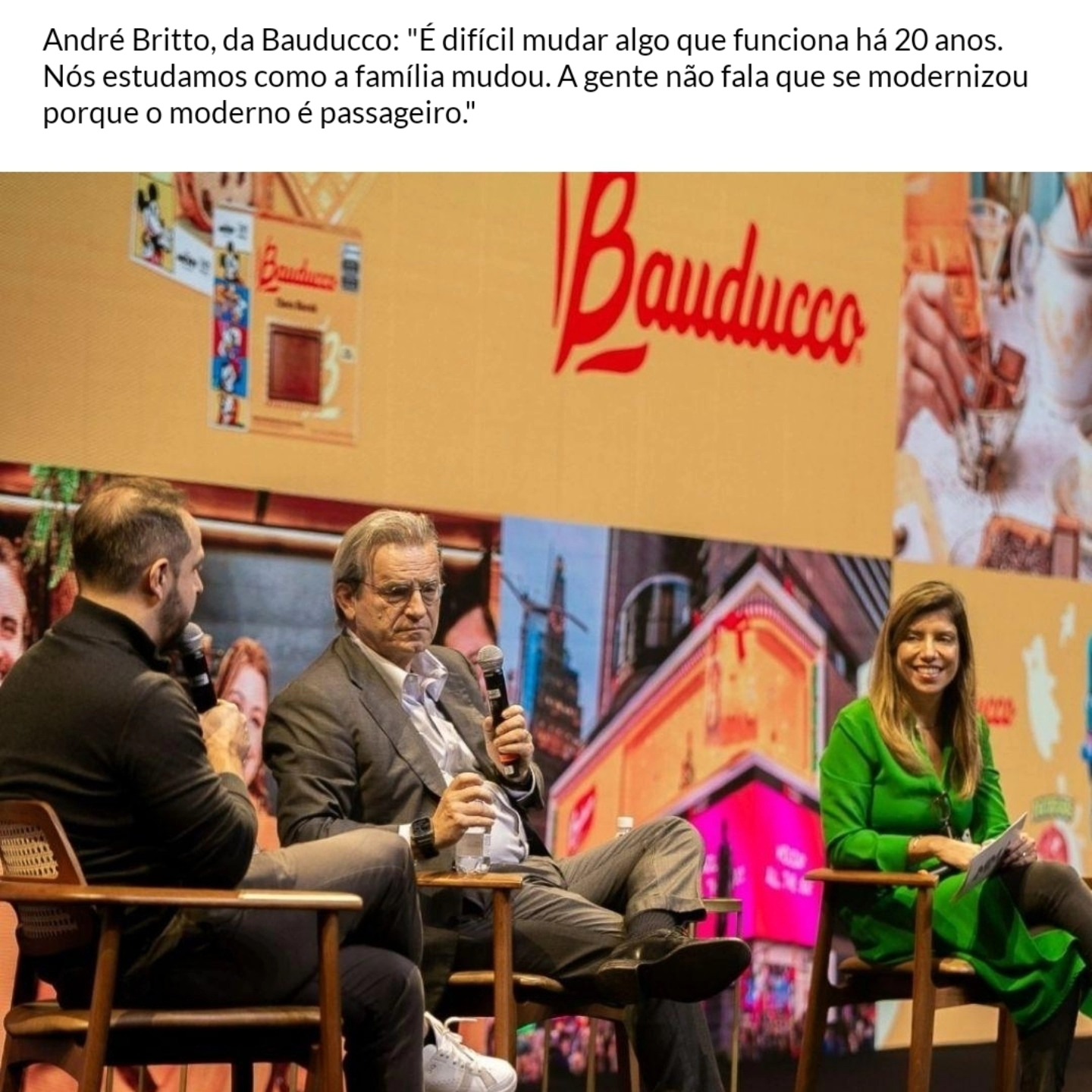 Jaqueline em painel sobre marcas